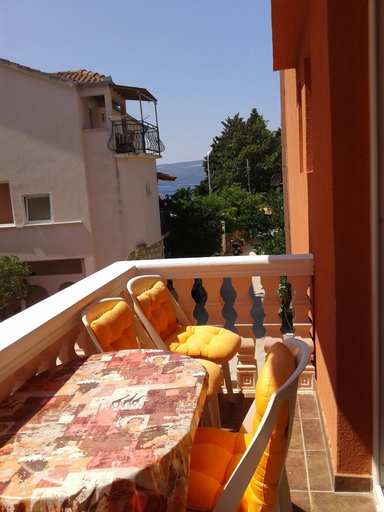 Others 5, Apartments Tasija