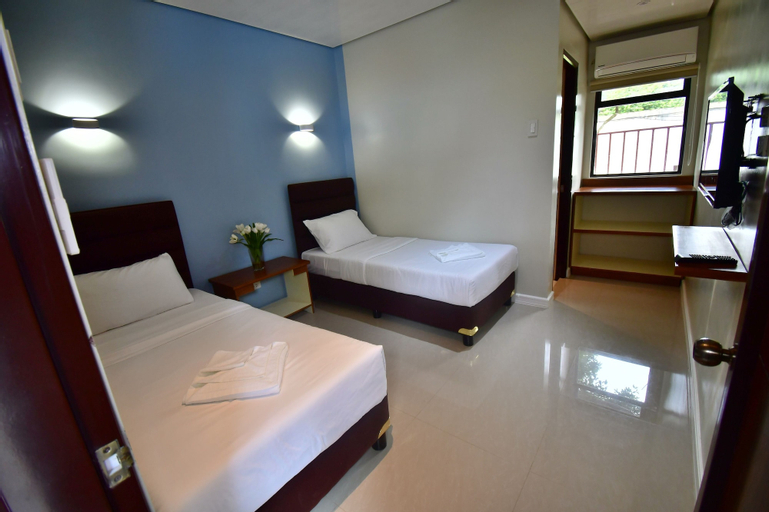 Bedroom 3, Charms Hotel, Coron