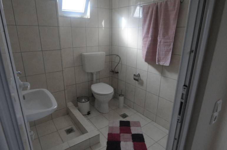 Bathroom 5, Santa Marina Apartments, Attica