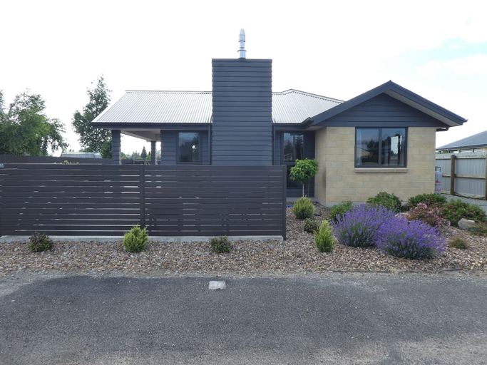 Exterior & Views 4, Glencairn Beauty, Mackenzie
