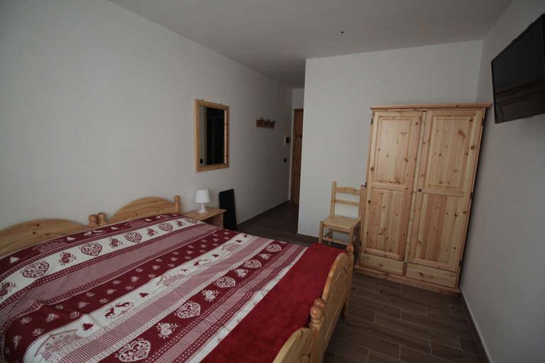 Bedroom 5, Al Foiron, Hautes-Alpes