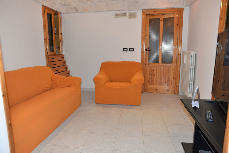 Others 4, Trullo Cittadino, Brindisi