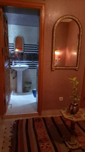 Bathroom, Riad Majdoulina, Marrakech