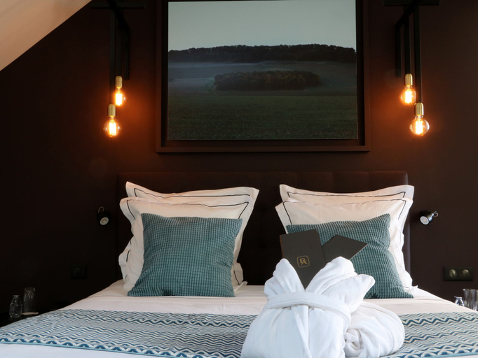 Bedroom 2, Bel Ami, Eure
