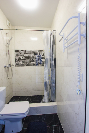 Bathroom 3, East Residence, Darnyts'kyi