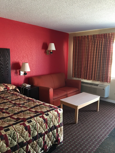 Bedroom 3, Western Motel, Simpson
