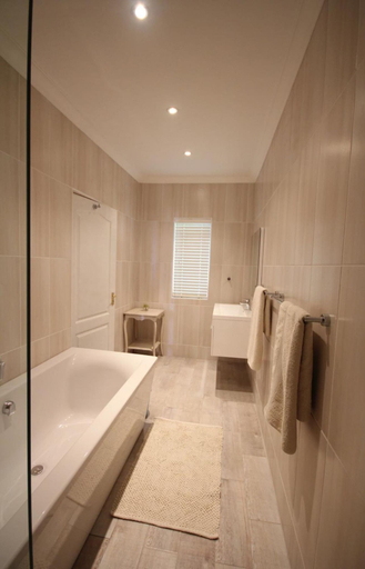 Bathroom 5, BlueSky Arniston Boutique Guesthouse, Overberg