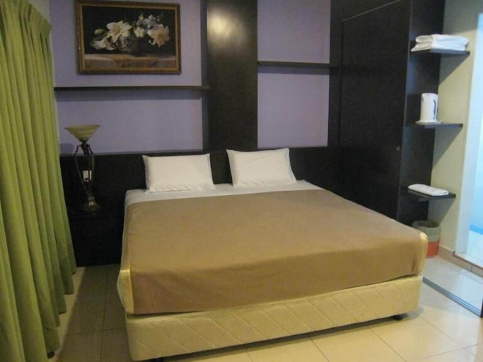 Bedroom 4, Tropicana Inn, Manjung