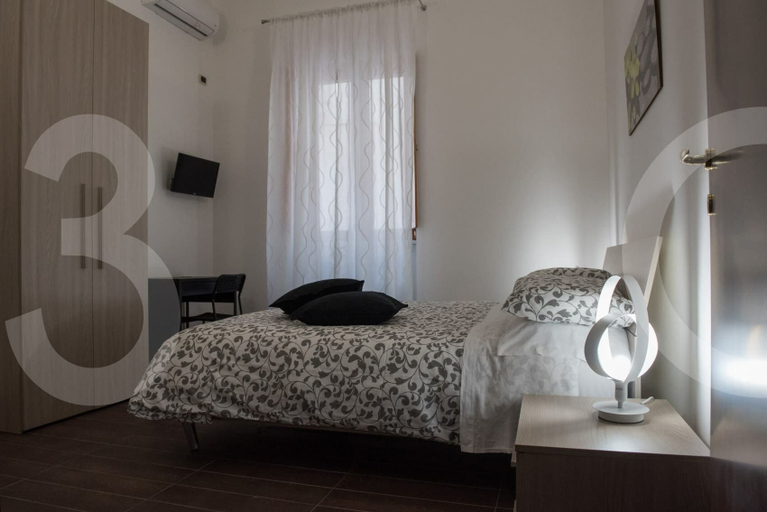 Bedroom 4, B&b Viatrento30, Salerno