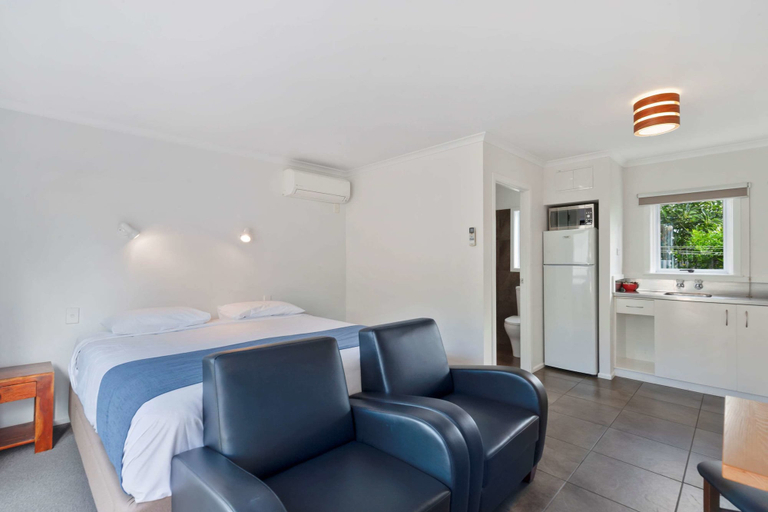 Bedroom 3, Comfort Inn Westshore Beach, Napier