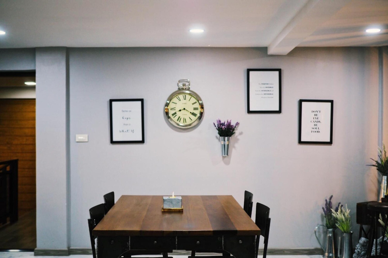 Others 5, Baan Noppadol, Prawet