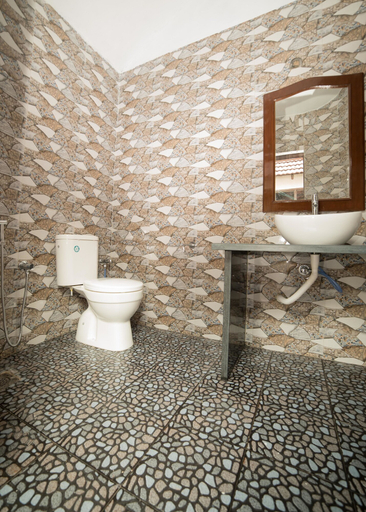 Bathroom 3, Hotel Shelsta, North Goa