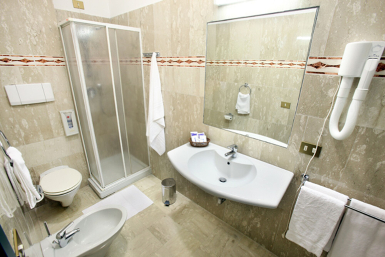 Bathroom, L'Ottava Hotel, Rome