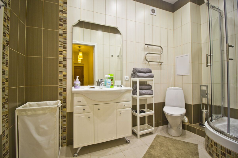Bathroom, Lakshmi Apartment 2ka on Pushkinskaya, Northern