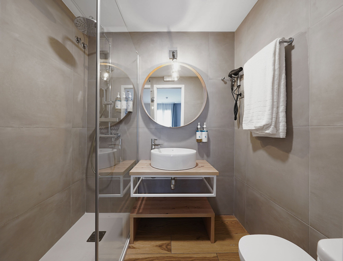 Bathroom 4, Numa Barcelona Brio, Barcelona