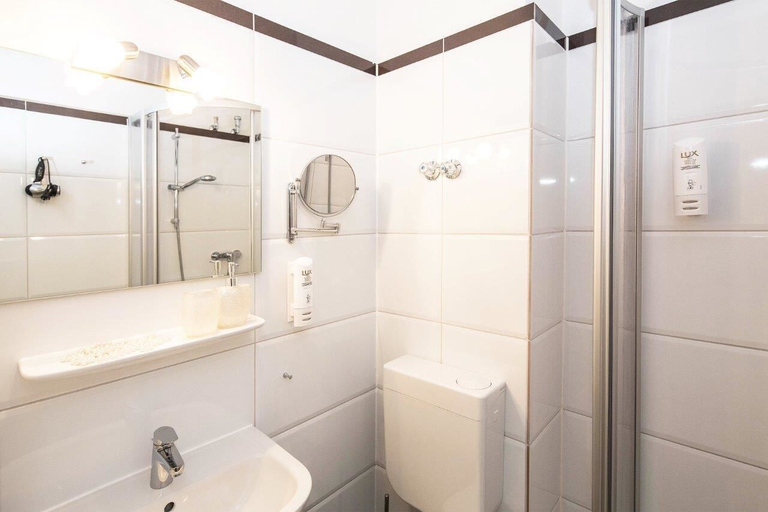 Bathroom 5, Hotel Kaiser Wilhelm, Vorpommern-Greifswald
