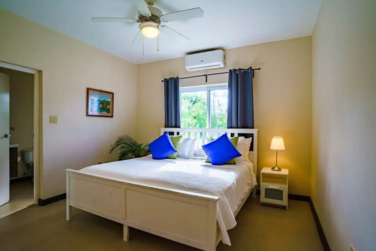 Bedroom 3, Hospitality Expert CB2