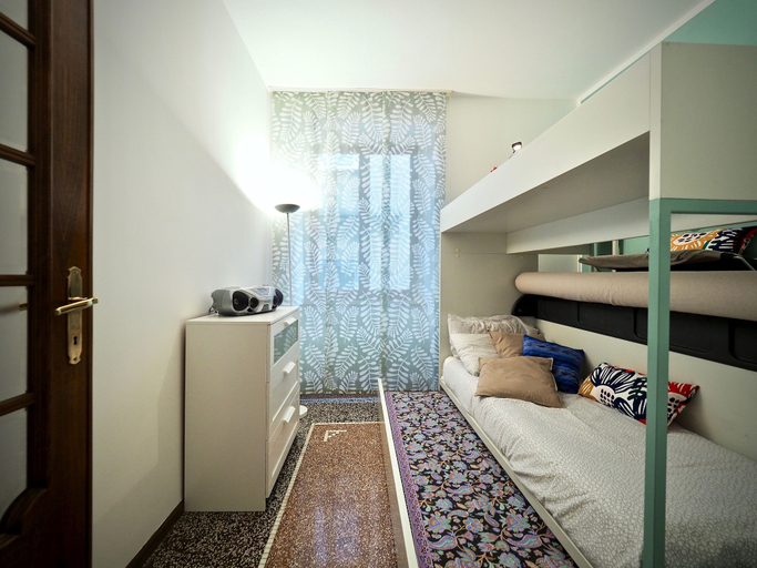 Room 3, Comoda Casa dell'Agnello zona Acquario, Genova
