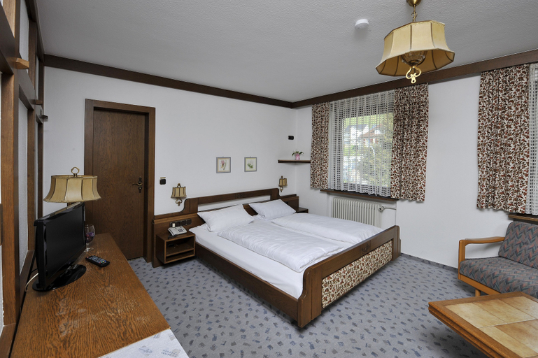Bedroom 2, Hotel Pflug Ottenhöfen, Ortenaukreis