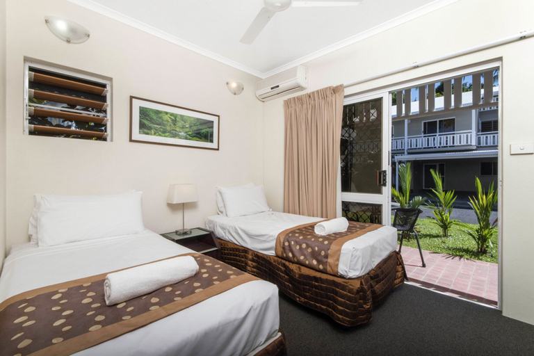 Bedroom 3, Nimrod Resort Apartments, Douglas