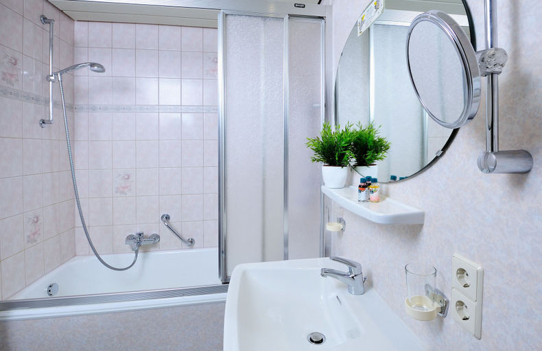 Bathroom 5, Hotel Pflug Ottenhöfen, Ortenaukreis