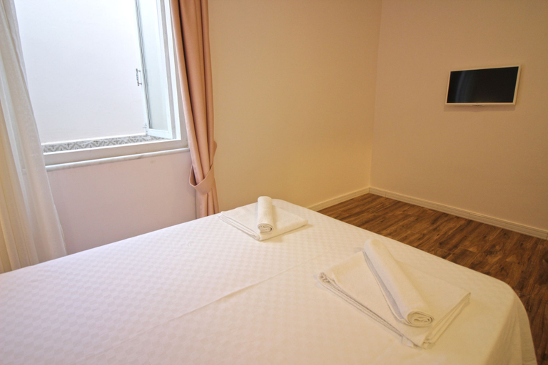 Bedroom 5, Bozcaada Denizyildizi Otel, Bozcaada