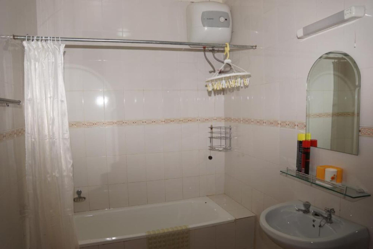 Bathroom 3, Country Lake Resort - Garuga, Busiiro