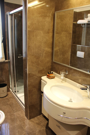 Bathroom 4, Hotel Nettuno, Ravenna