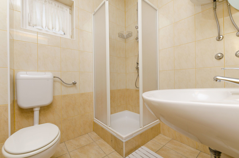 Bathroom 2, Apartments Marija Jug, Primošten