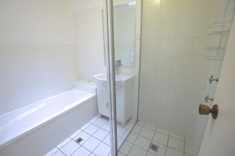Bathroom 3, Katoomba Townhouses, Blue Mountains