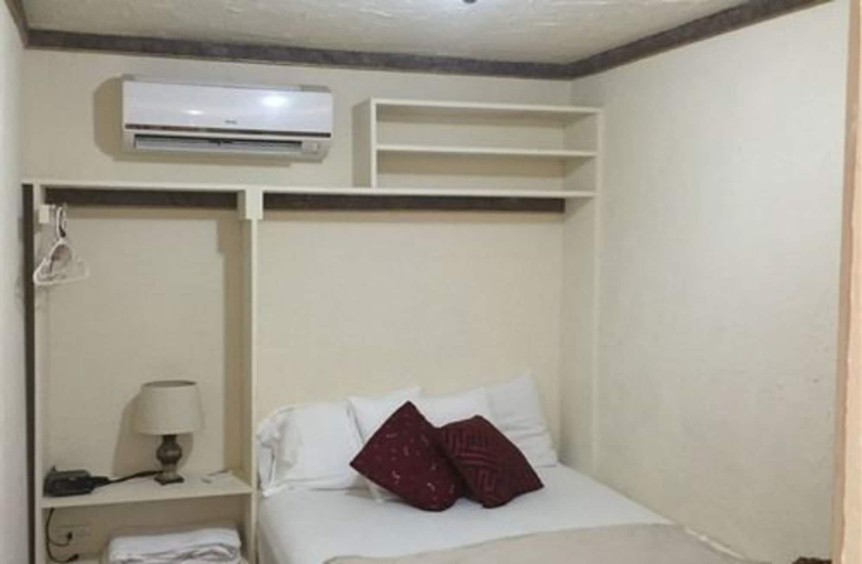 Bedroom, Driftwood Gardens