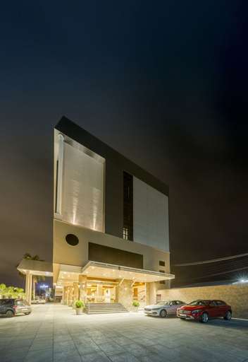 Exterior & Views 2, Sai International Hotel, Davanagere