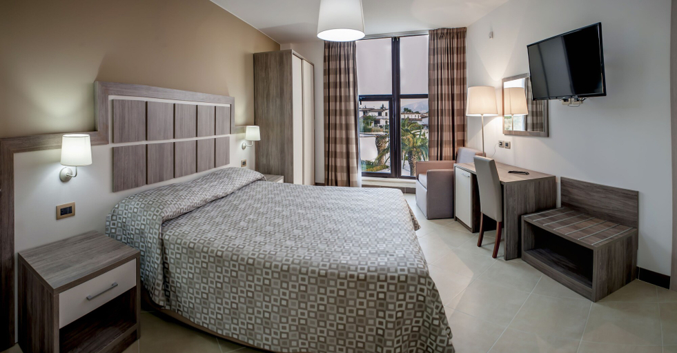 Bedroom 2, San Domenico Family Hotel, Cosenza