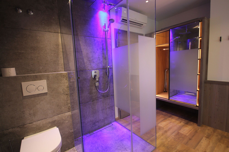 Bedroom 3, Genuss - und Wellnesshotel Bercher, Waldshut