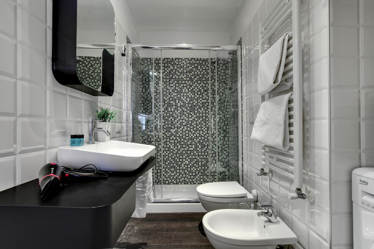Bathroom 3, Biennale Superior Suite by Wonderful Italy, Venezia