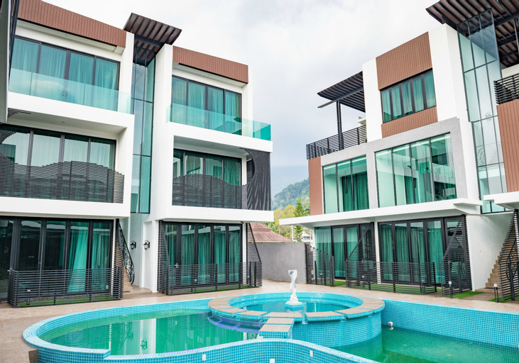 Exterior & Views 26