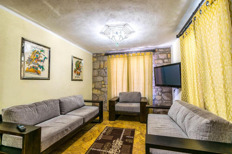 Others 4, Casa Eugenia, Allende