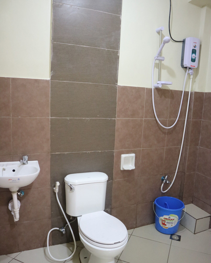 Bathroom 4, Brown Epitome Lodge, Baler
