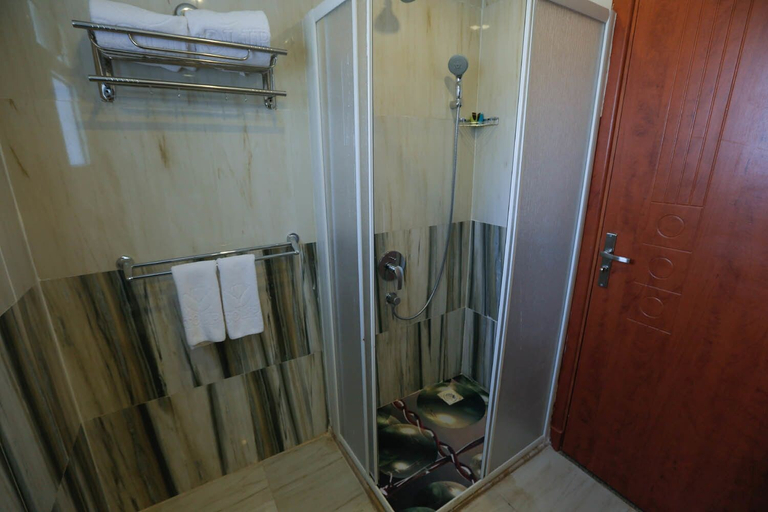 Bathroom 4, Tolip El Fairouz, Fa'id