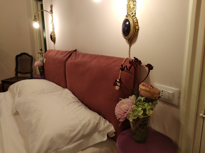 Bedroom 3, B&B La bottega d'Arte, Massa Carrara
