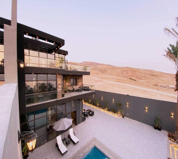 Sport & Beauty 4, Laperla chalet, Shooneh Janoobiyyeh