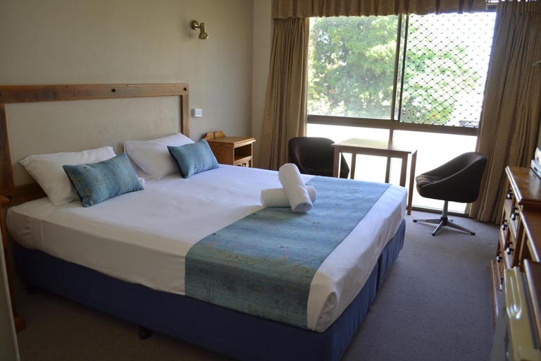 Bedroom 2, Rockhampton Riverside Central Hotel, Rockhampton
