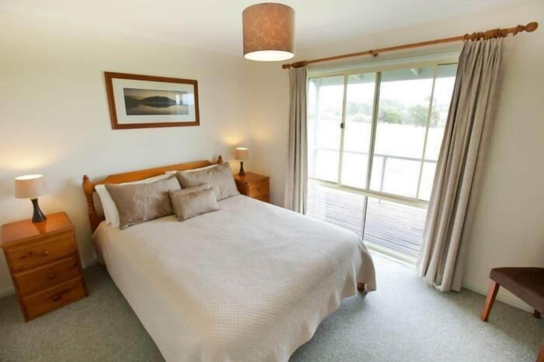Bedroom 3, Mystery Bay Cottages, Eurobodalla