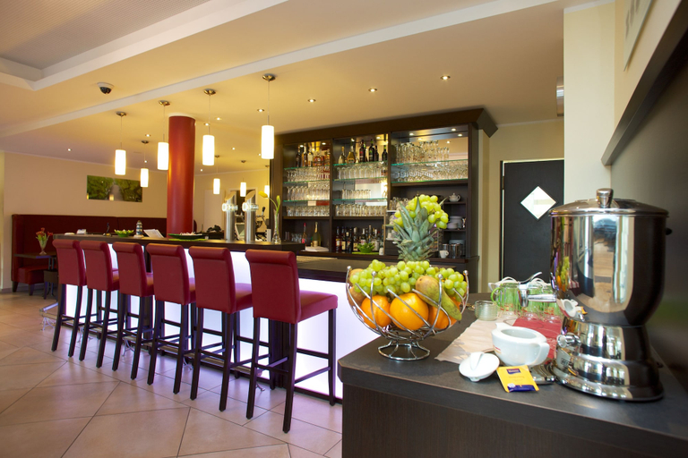 Food & Drinks