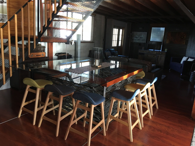 Food & Drinks, The Workshops Clyde Accommodation, Central Otago