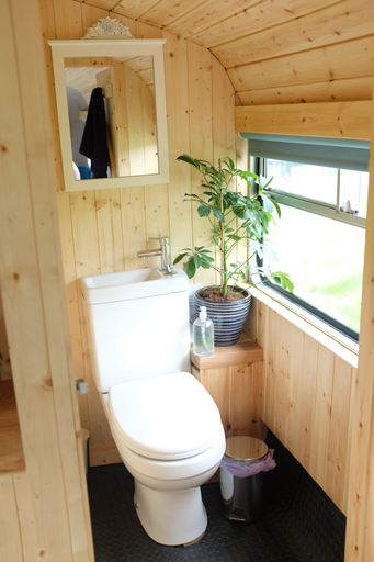 Bathroom 4, Ceridwen Glamping, Double decker Bus and Yurts, Carmarthenshire