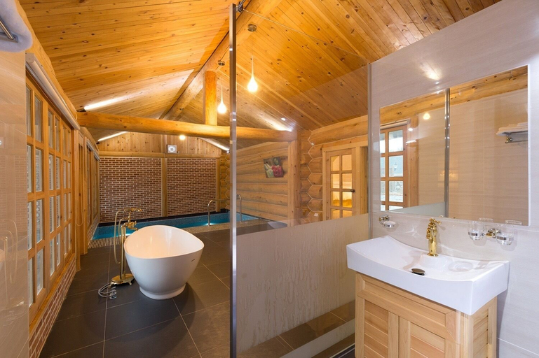 Bathroom 4, JK Shim, Damyang
