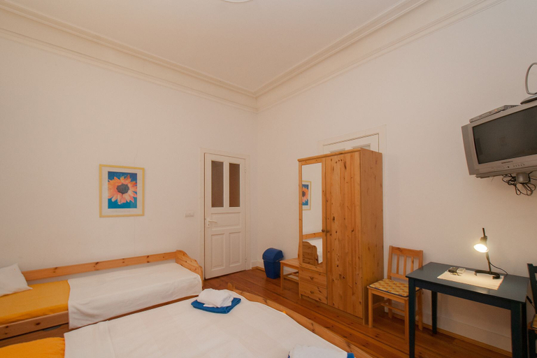 Bedroom 4, Gaestezimmer am Hansaplatz, Hamburg