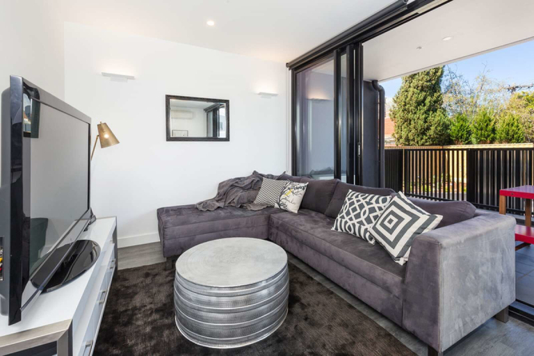 Others 5, Executive 2br Caulfield North, Melbourne