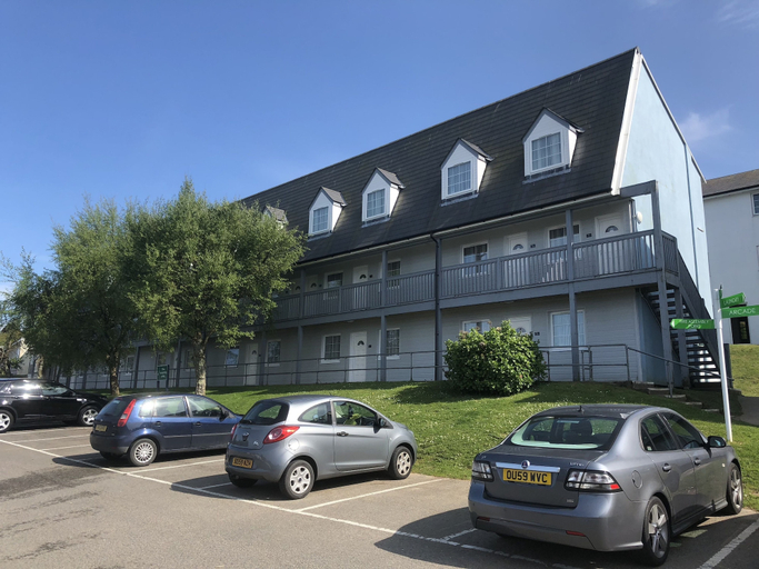 Exterior & Views 2, Verity Plus Apartment, Devon